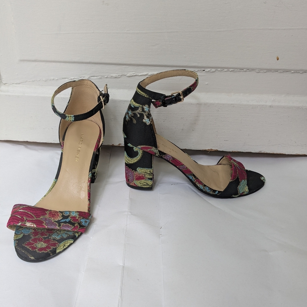 Marc Fisher Black Chunky Heel Pink Green Floral Flower Print Embroidery Size 6